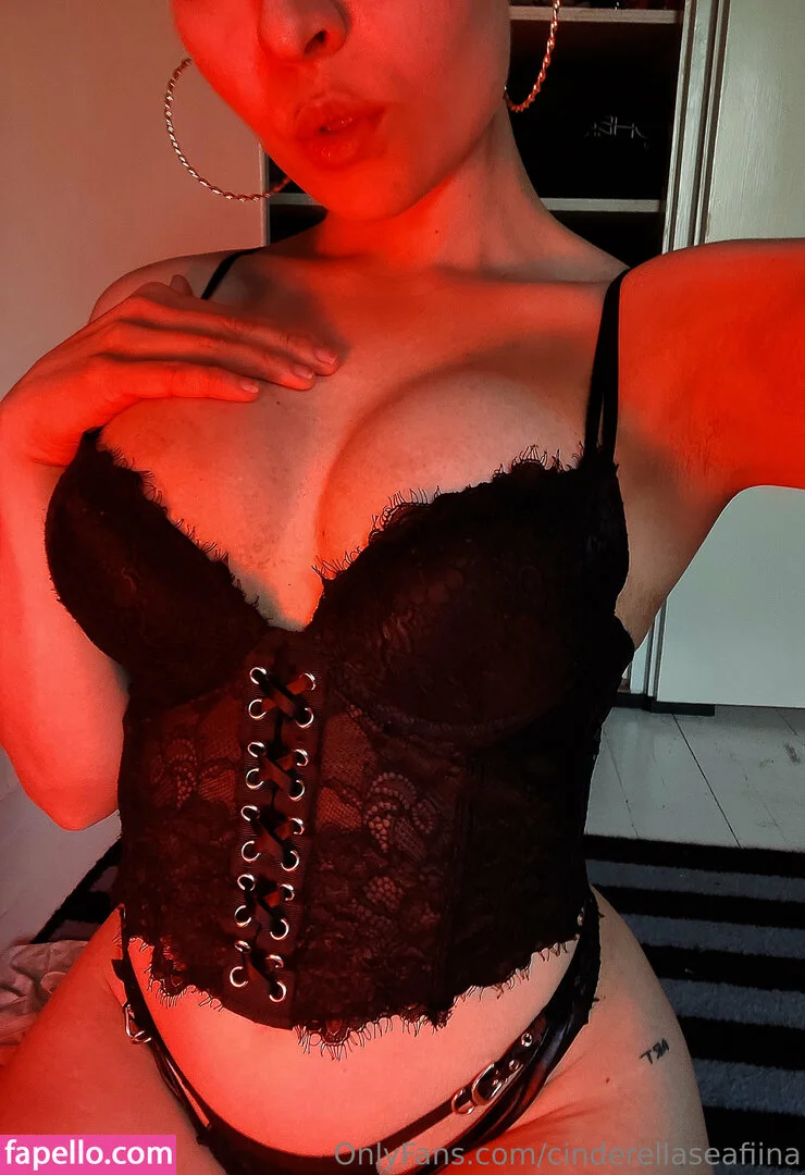 Cinderellaseafiina Onlyfans Photo Gallery 
