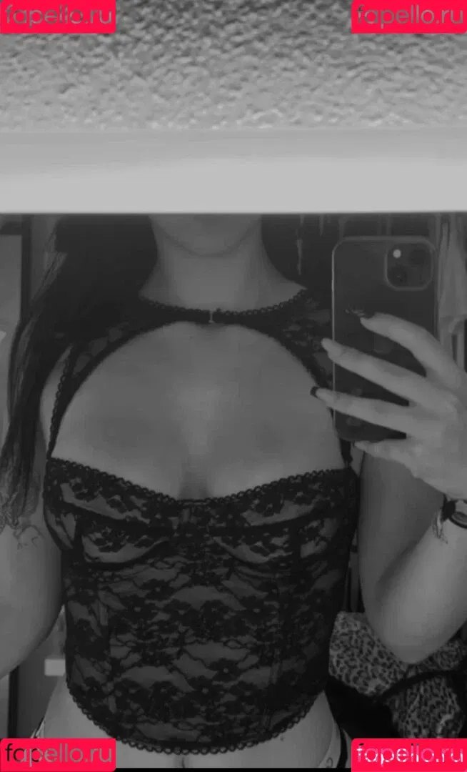 onselina Onlyfans Photo Gallery 