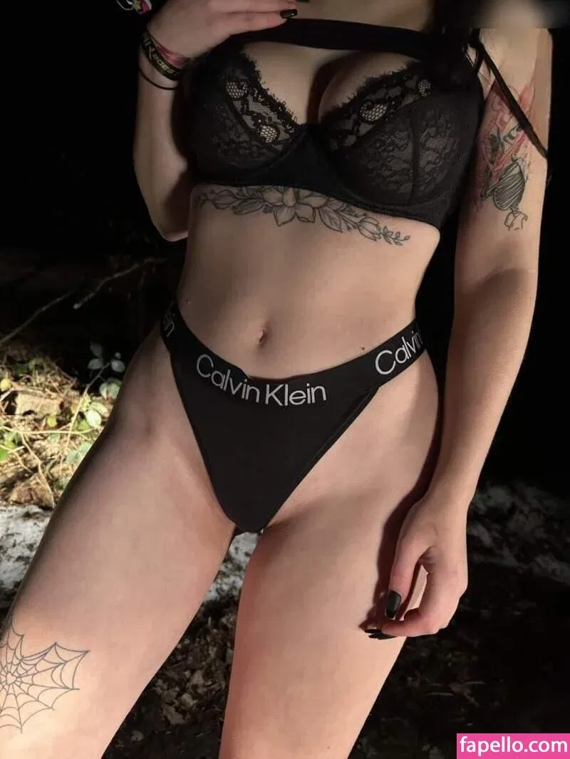 onselina Onlyfans Photo Gallery 