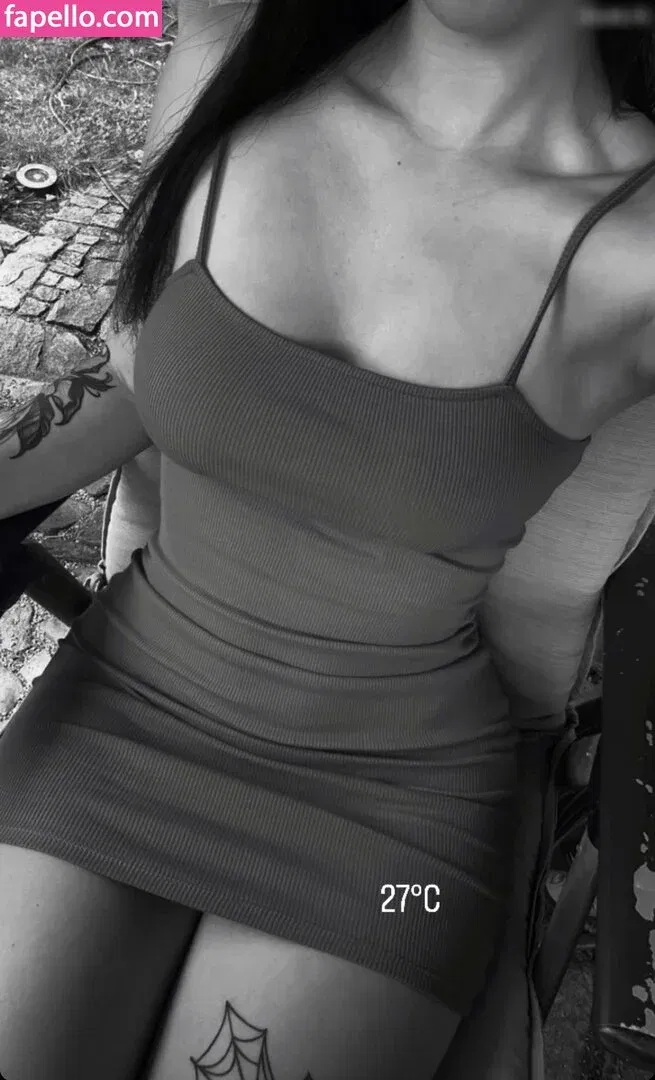 onselina Onlyfans Photo Gallery 