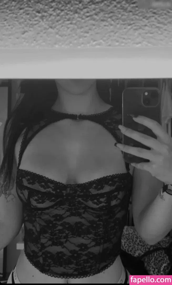 onselina Onlyfans Photo Gallery 