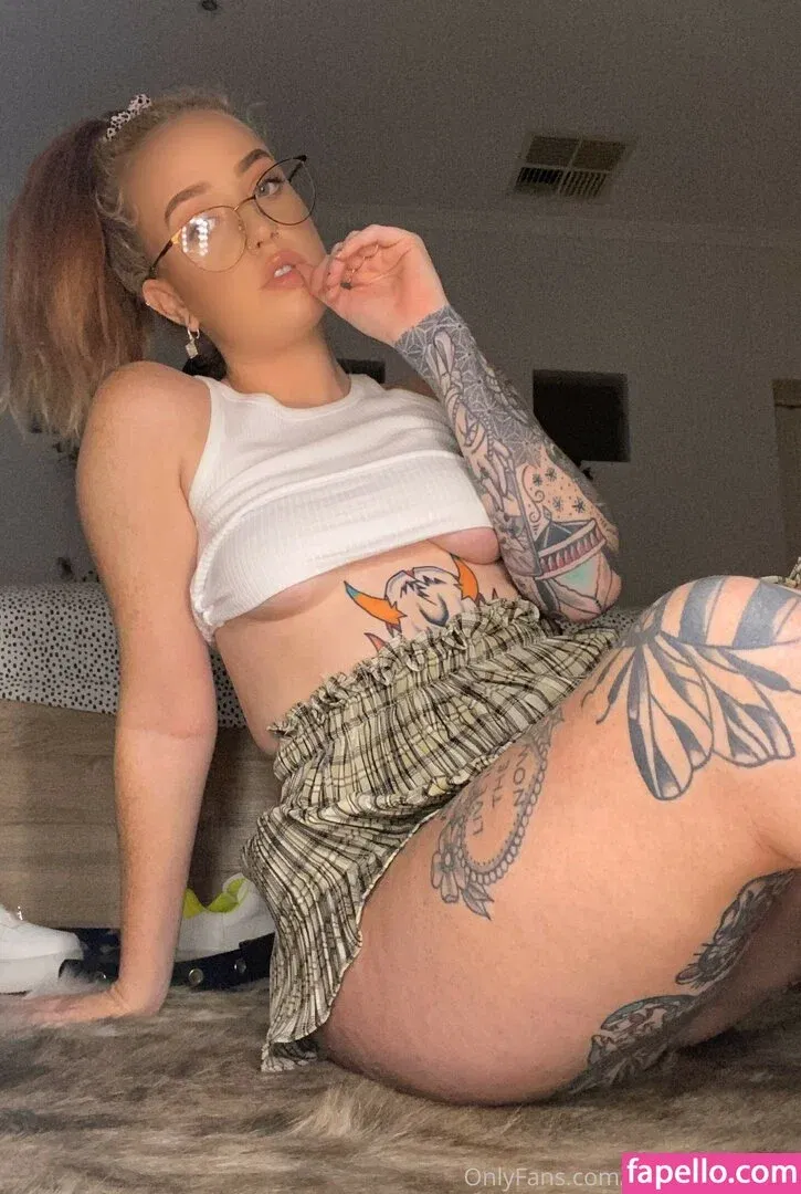 Gothyghoul Wednvsdayy Onlyfans Photo Gallery 
