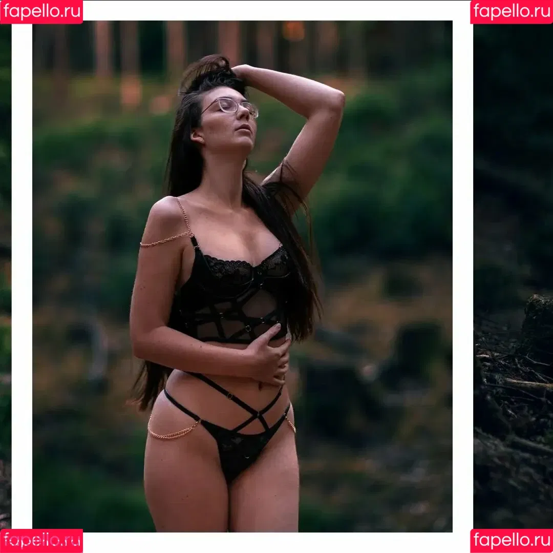 Justine Anne Crane Onlyfans Photo Gallery 