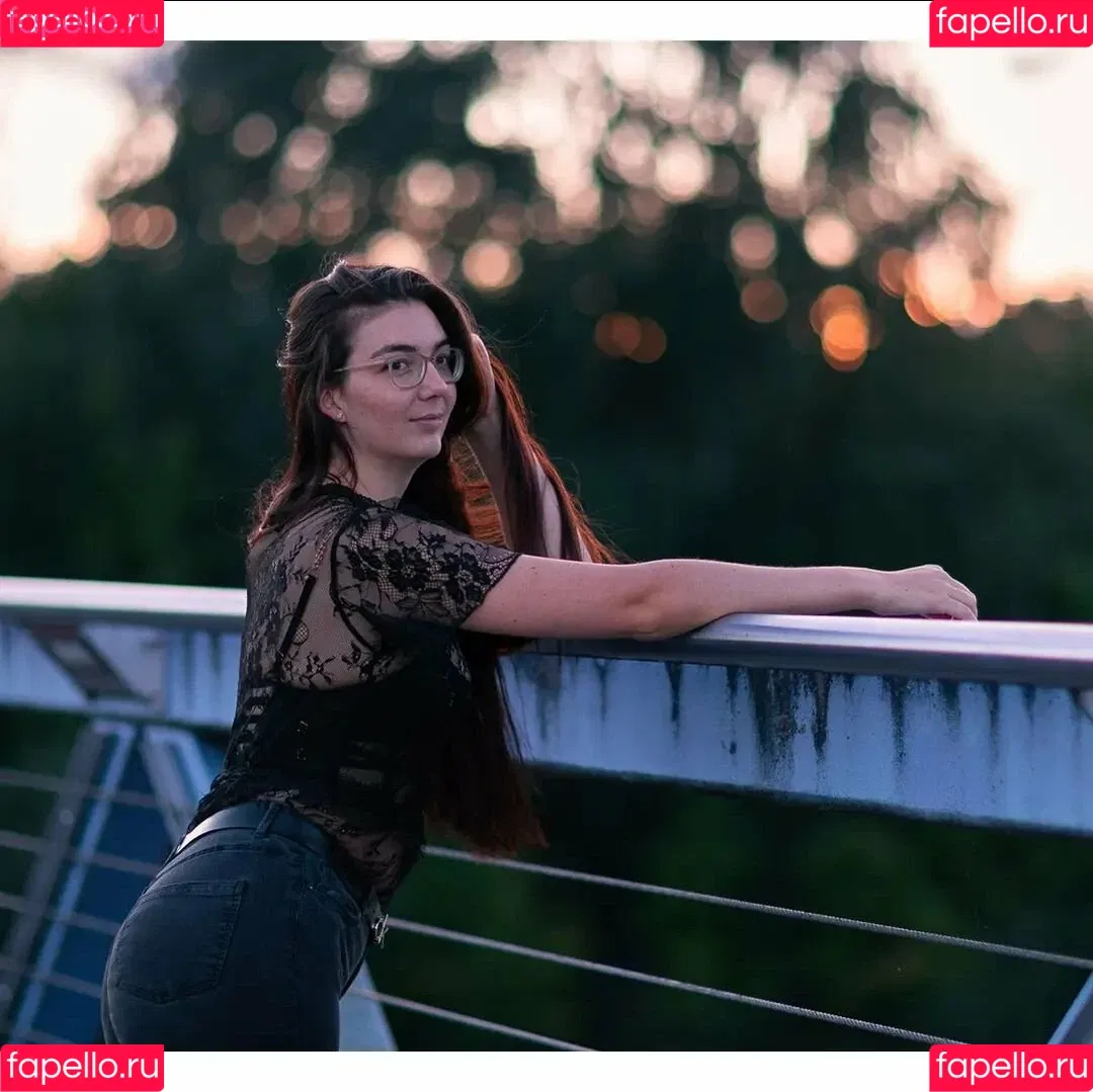 Justine Anne Crane Onlyfans Photo Gallery 