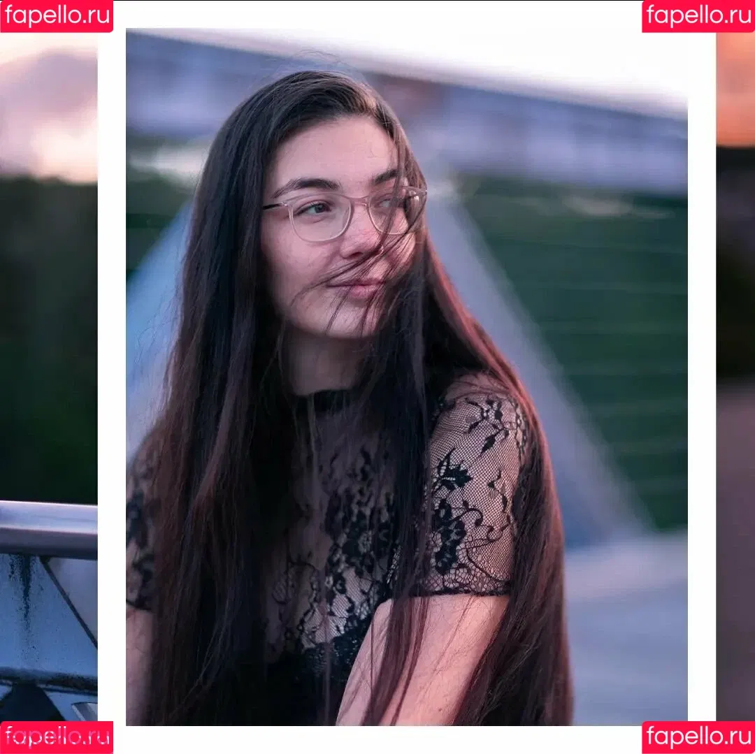 Justine Anne Crane Onlyfans Photo Gallery 