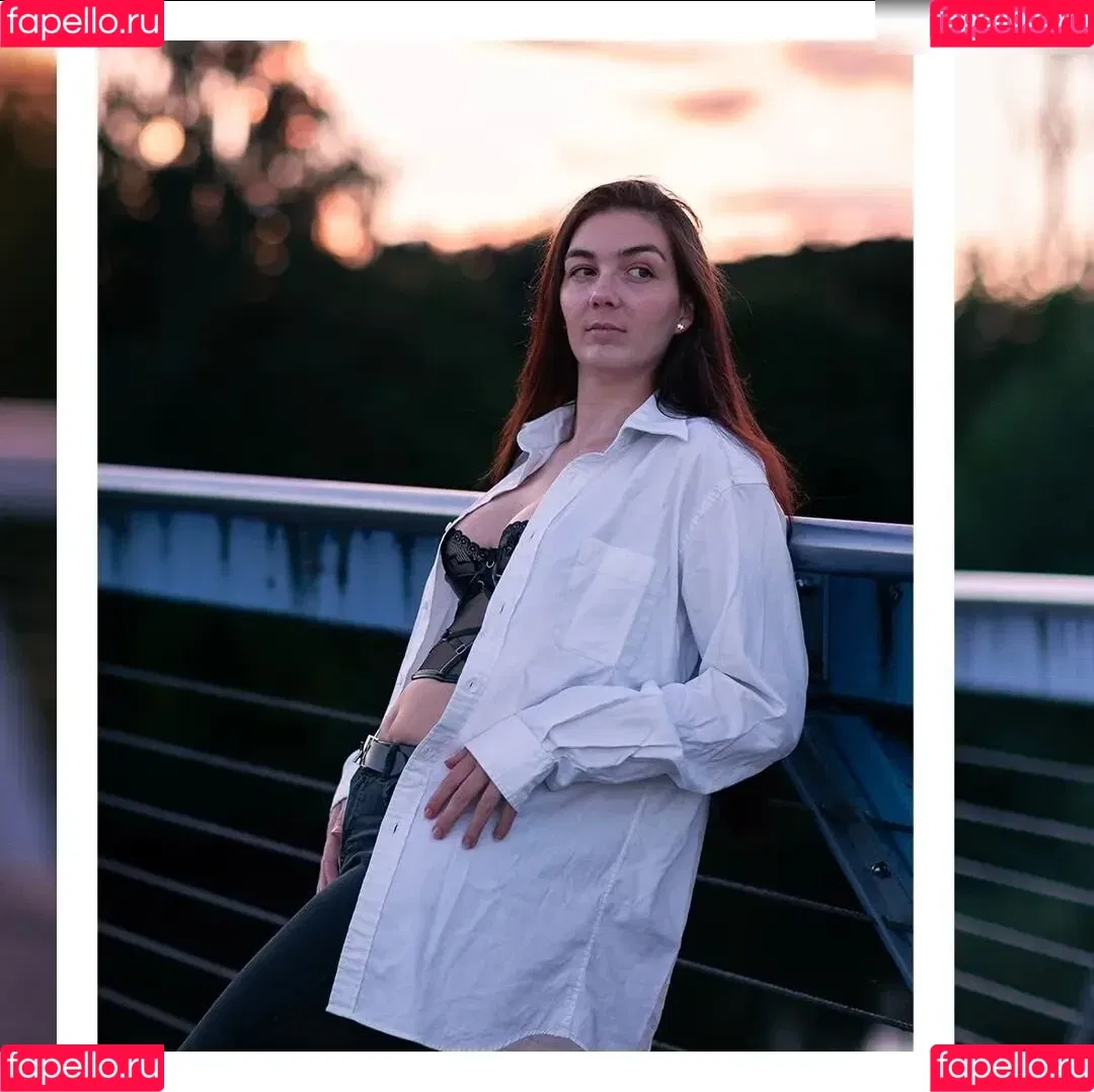 Justine Anne Crane Onlyfans Photo Gallery 