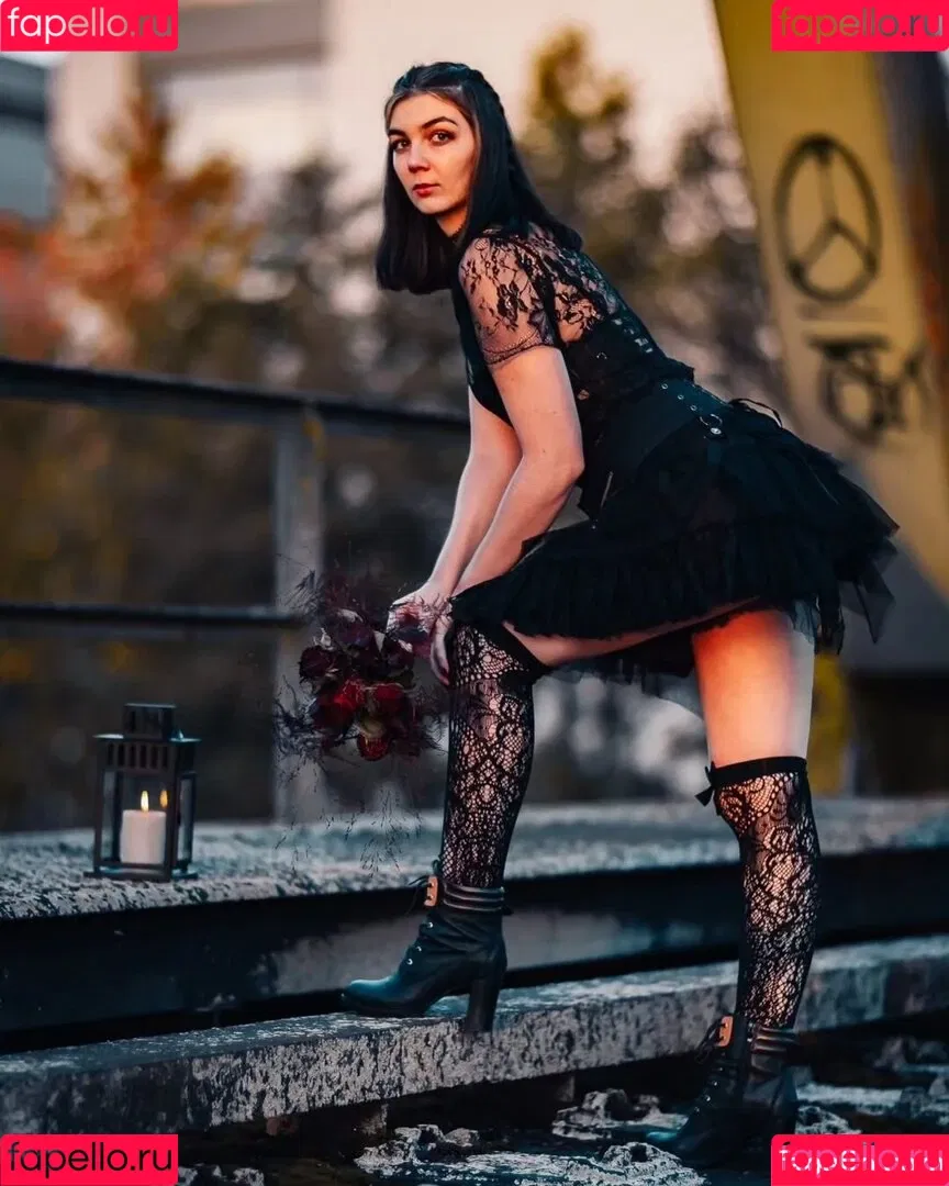 Justine Anne Crane Onlyfans Photo Gallery 