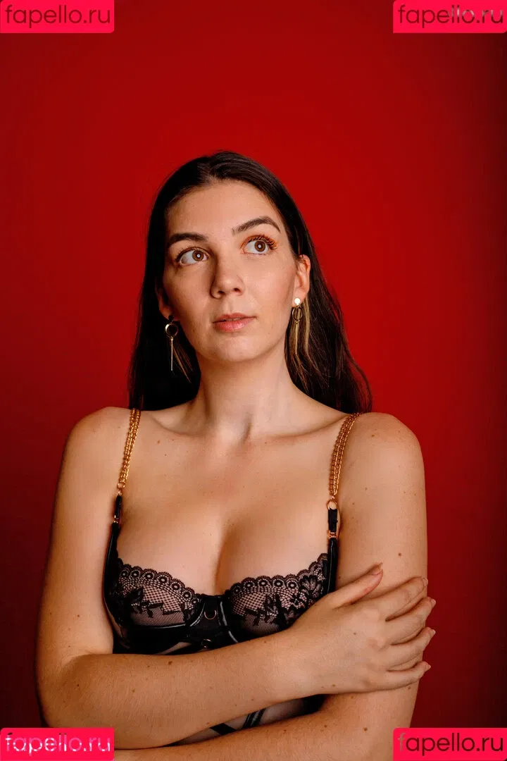 Justine Anne Crane Onlyfans Photo Gallery 