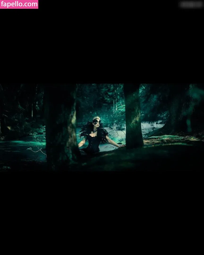 Justine Anne Crane Onlyfans Photo Gallery 