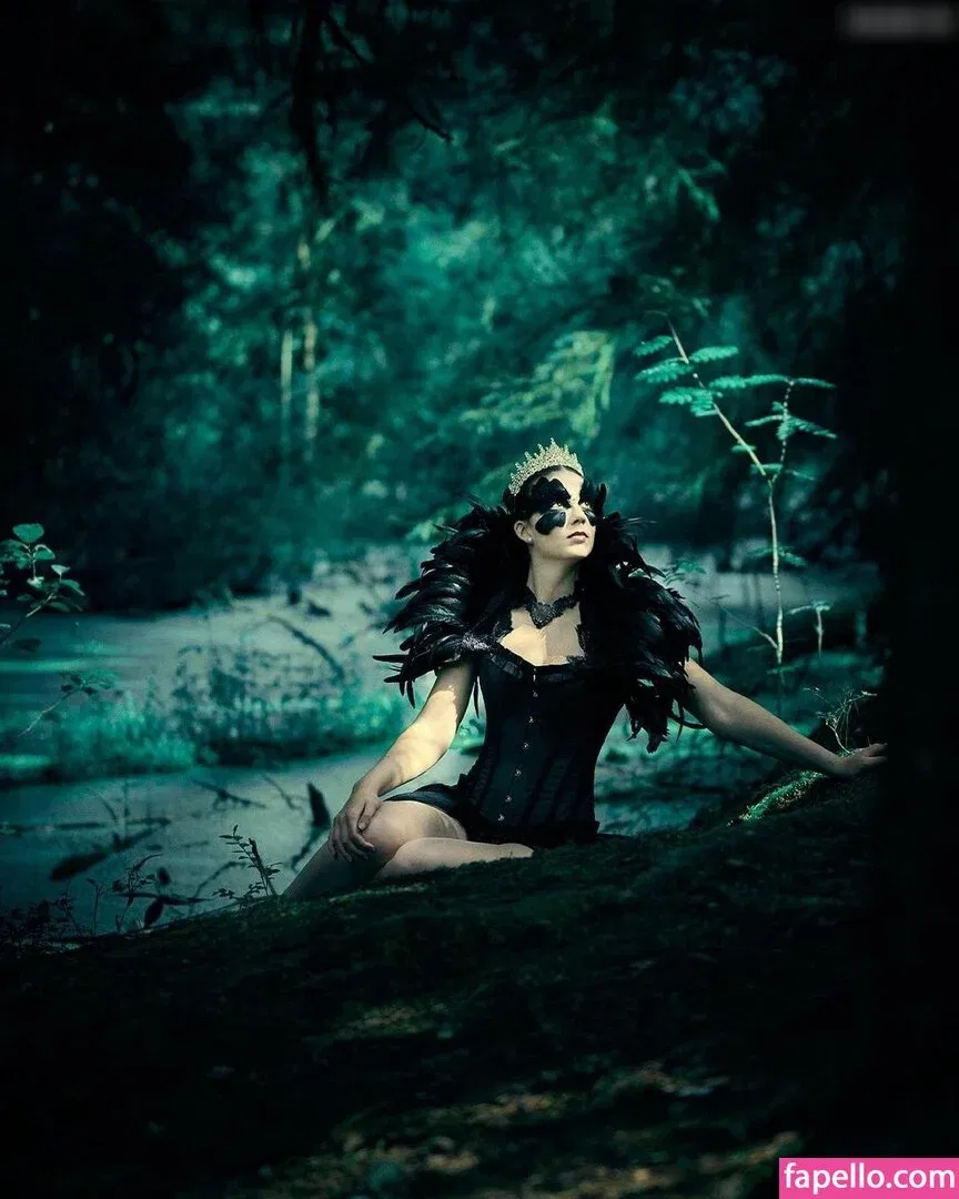 Justine Anne Crane Onlyfans Photo Gallery 