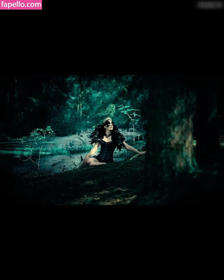 Justine Anne Crane Onlyfans Photo Gallery 