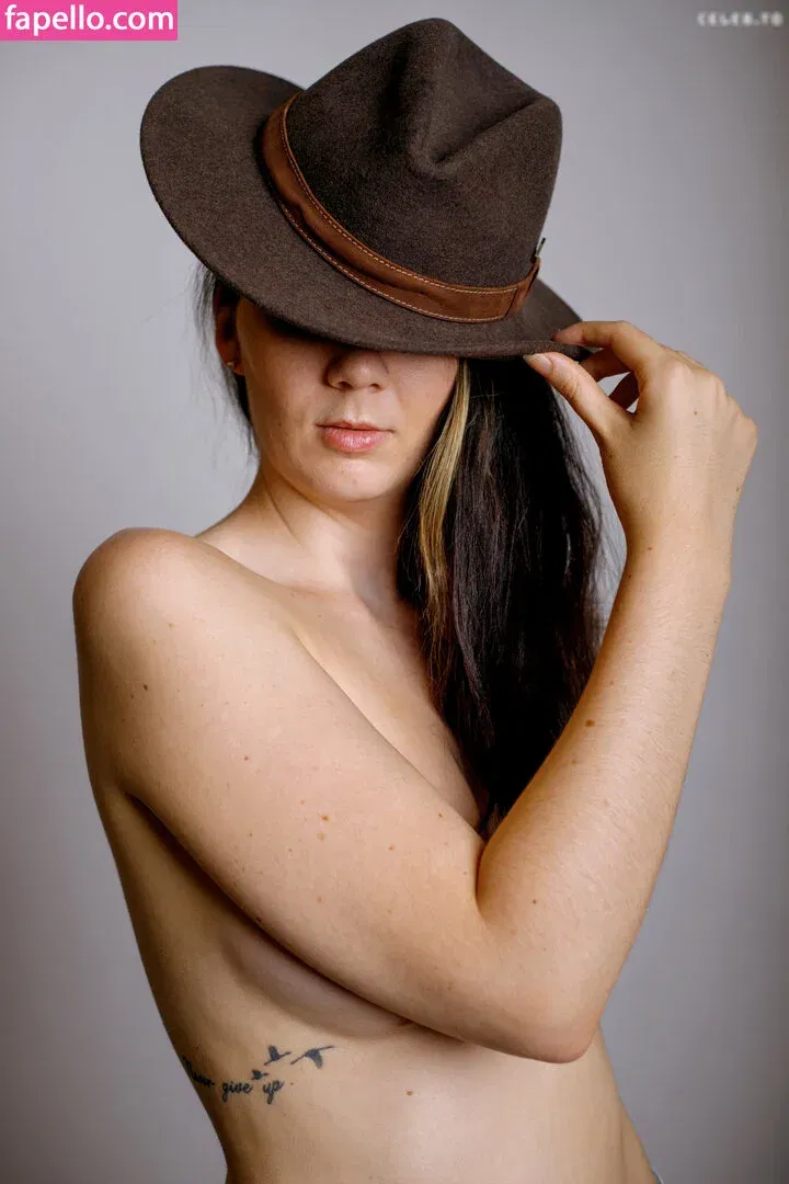 Justine Anne Crane Onlyfans Photo Gallery 