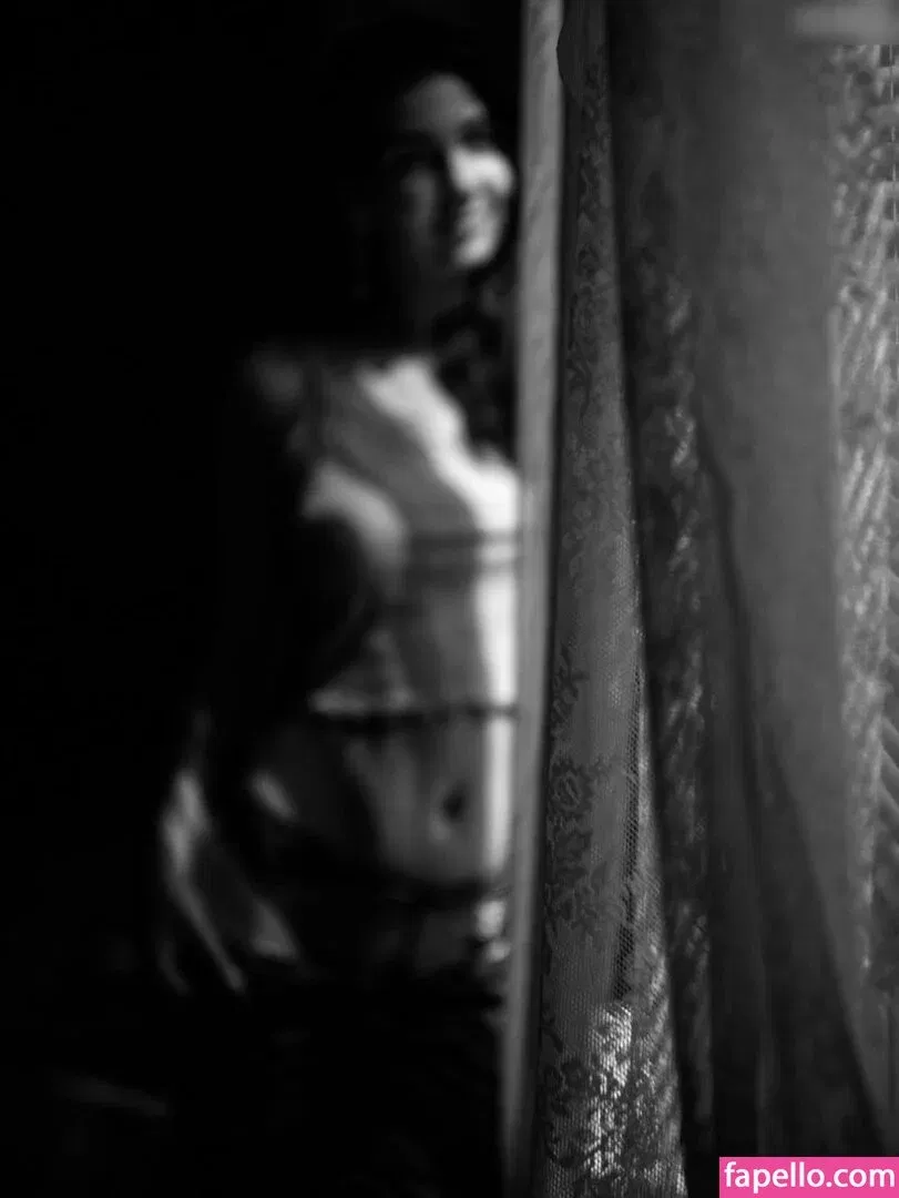 Justine Anne Crane Onlyfans Photo Gallery 