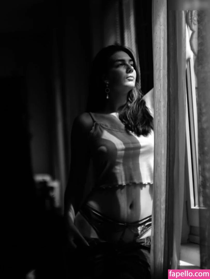 Justine Anne Crane Onlyfans Photo Gallery 