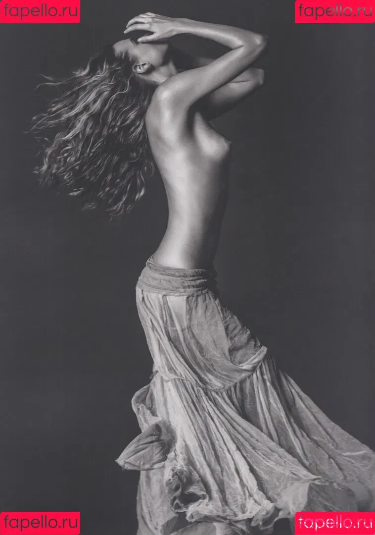 Behati Prinsloo Onlyfans Photo Gallery 