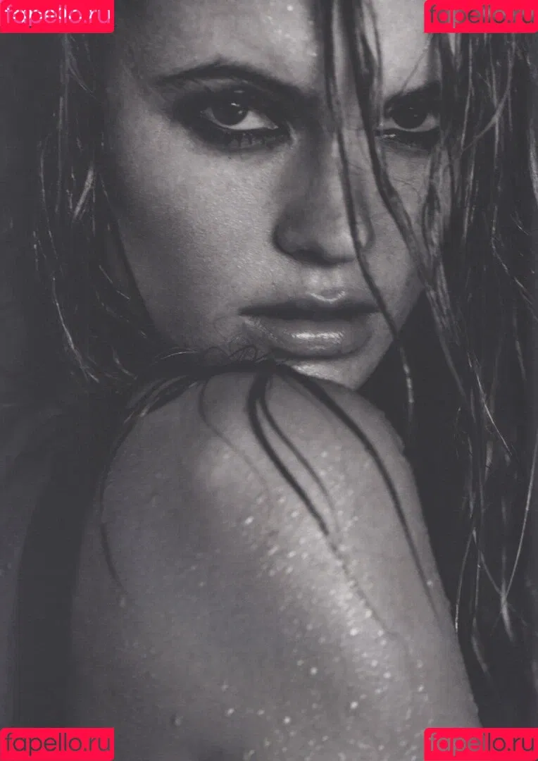 Behati Prinsloo Onlyfans Photo Gallery 