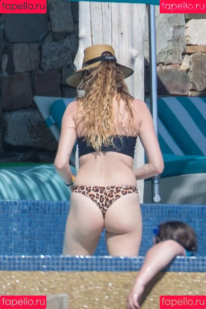Behati Prinsloo Onlyfans Photo Gallery 