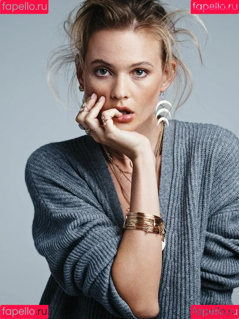Behati Prinsloo Onlyfans Photo Gallery 