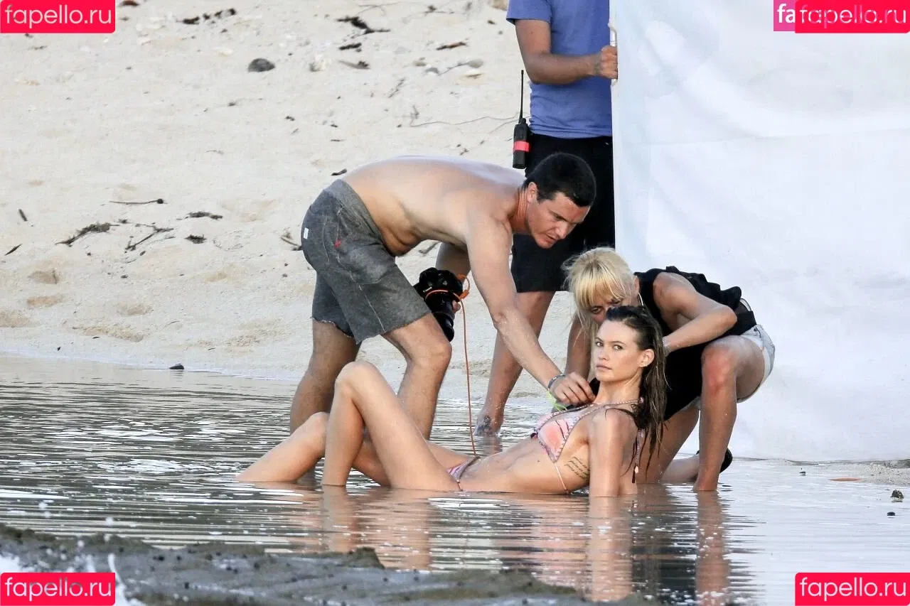 Behati Prinsloo Onlyfans Photo Gallery 