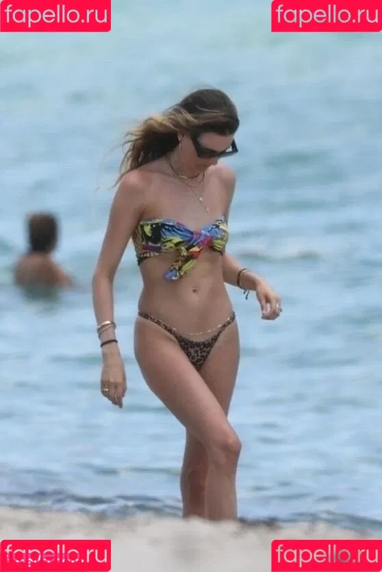 Behati Prinsloo Onlyfans Photo Gallery 