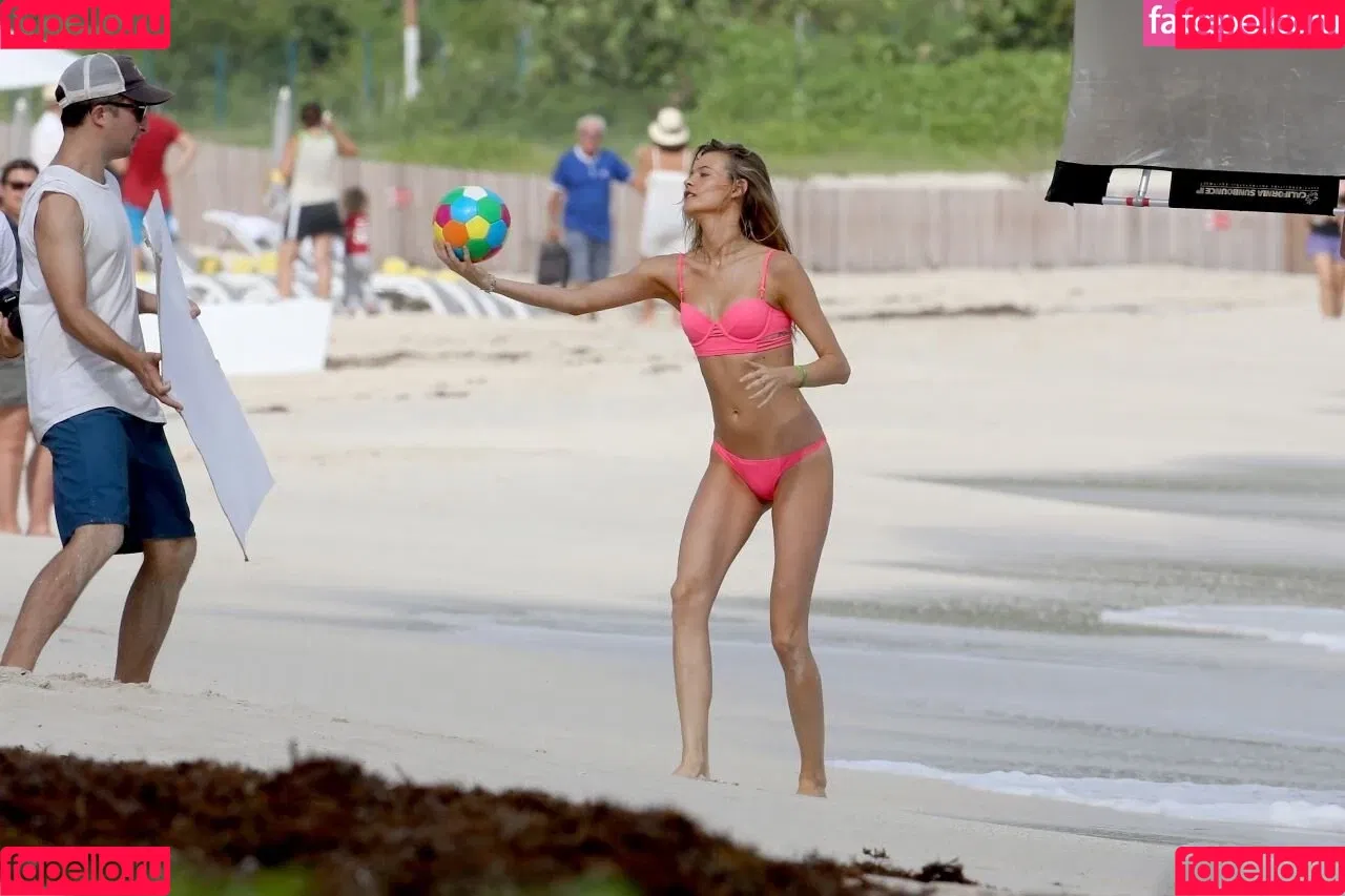 Behati Prinsloo Onlyfans Photo Gallery 