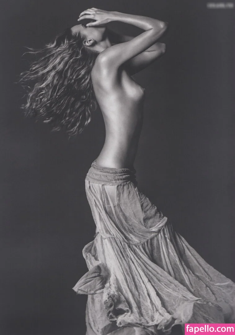 Behati Prinsloo Onlyfans Photo Gallery 