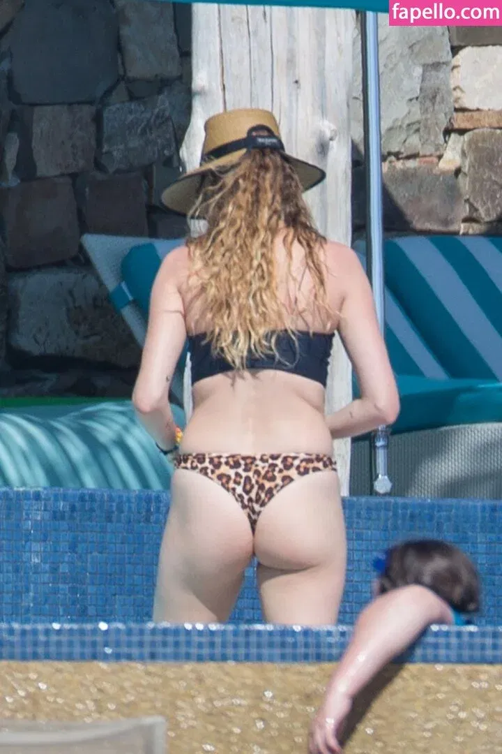 Behati Prinsloo Onlyfans Photo Gallery 