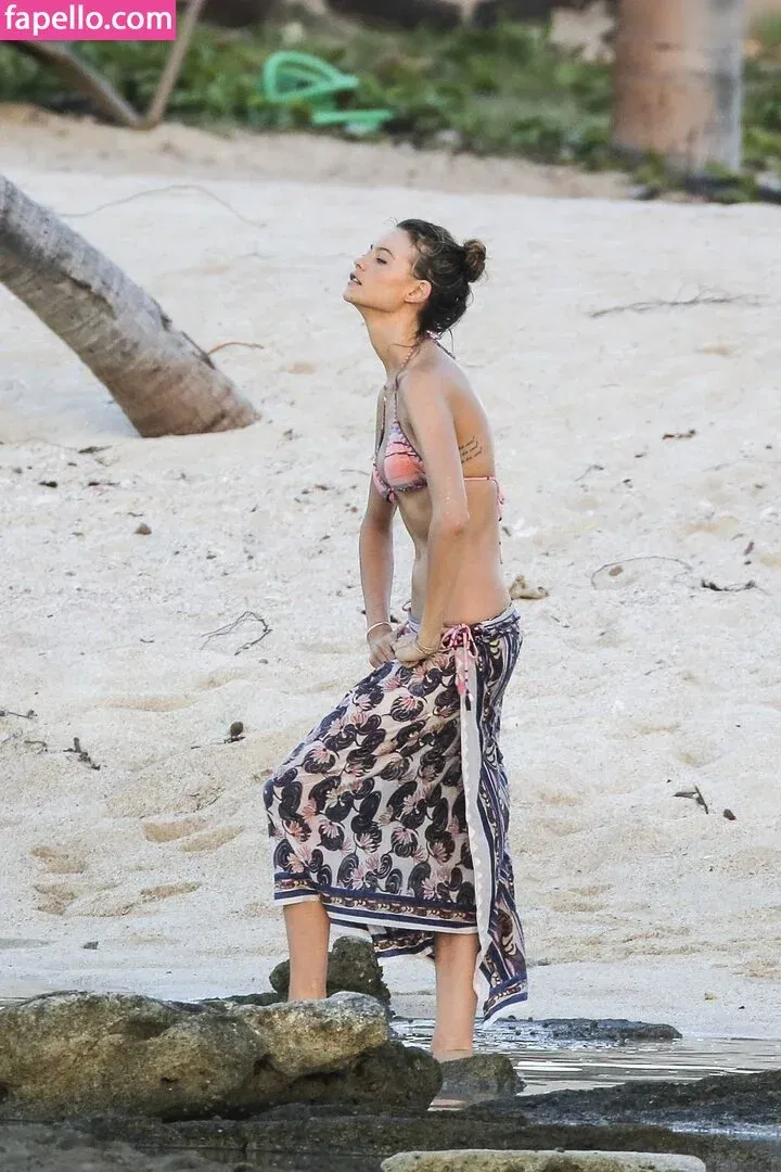 Behati Prinsloo Onlyfans Photo Gallery 