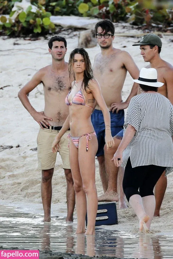 Behati Prinsloo Onlyfans Photo Gallery 