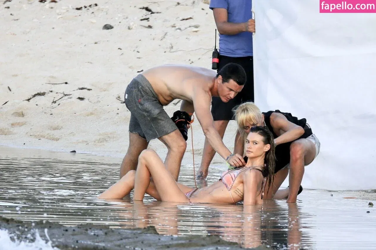 Behati Prinsloo Onlyfans Photo Gallery 