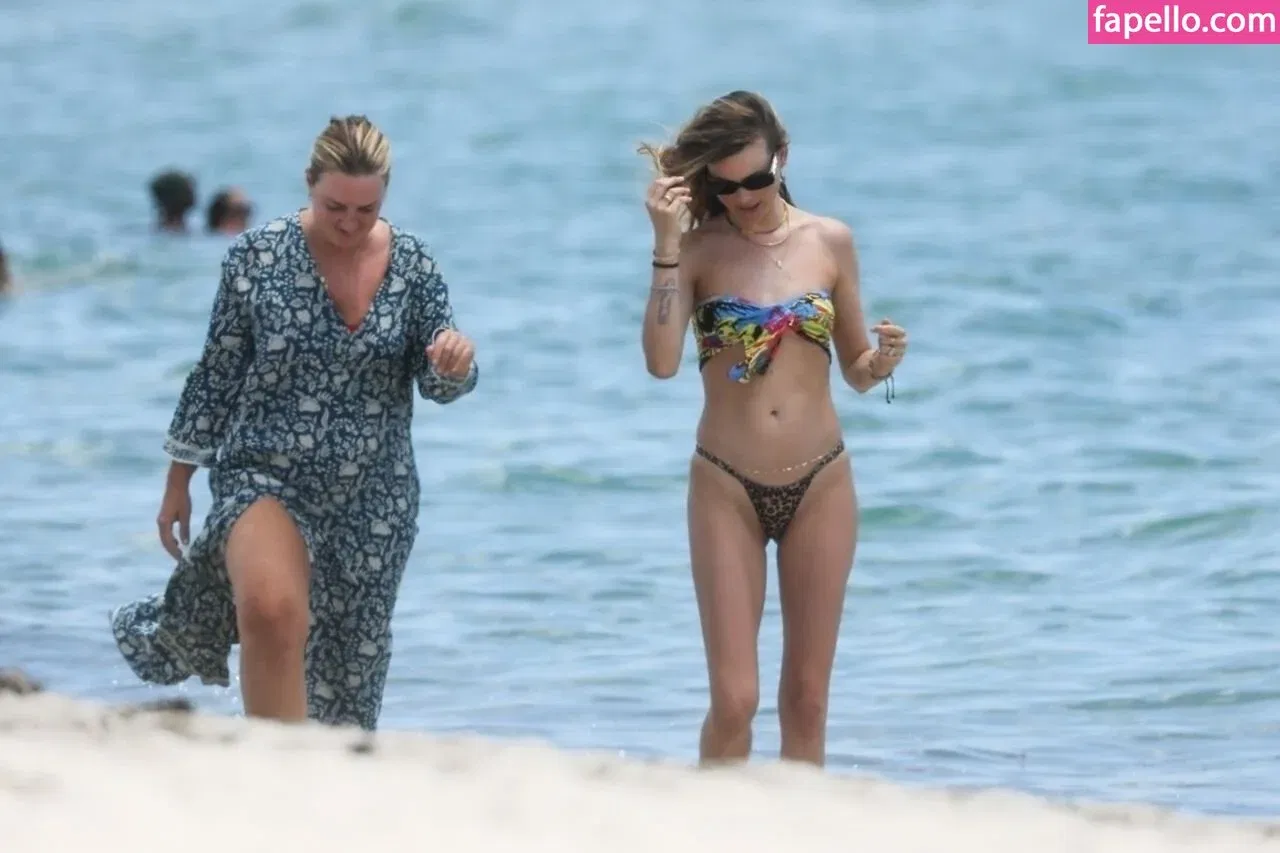 Behati Prinsloo Onlyfans Photo Gallery 