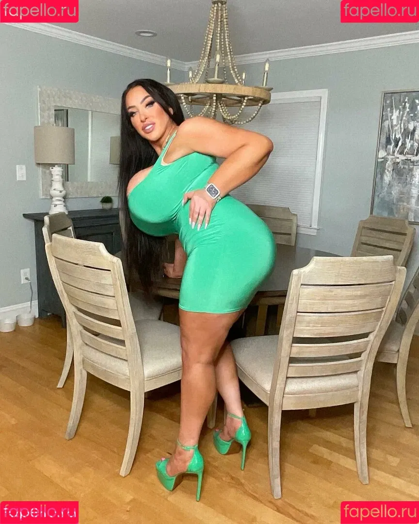 Kristine 38NN Onlyfans Photo Gallery 