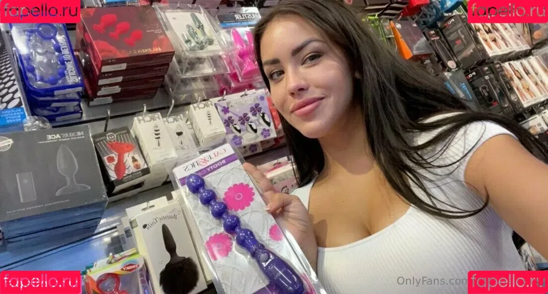 itsalinalopez Onlyfans Photo Gallery 