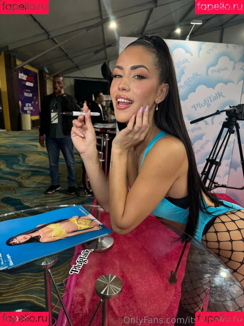 itsalinalopez Onlyfans Photo Gallery 