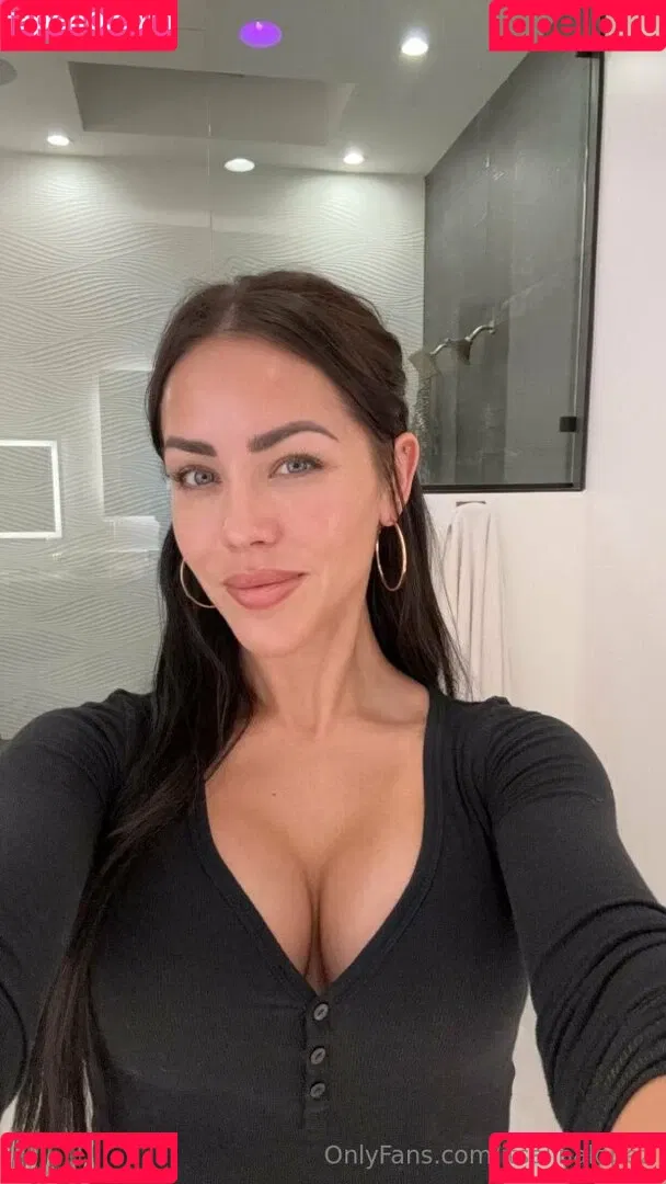 itsalinalopez Onlyfans Photo Gallery 
