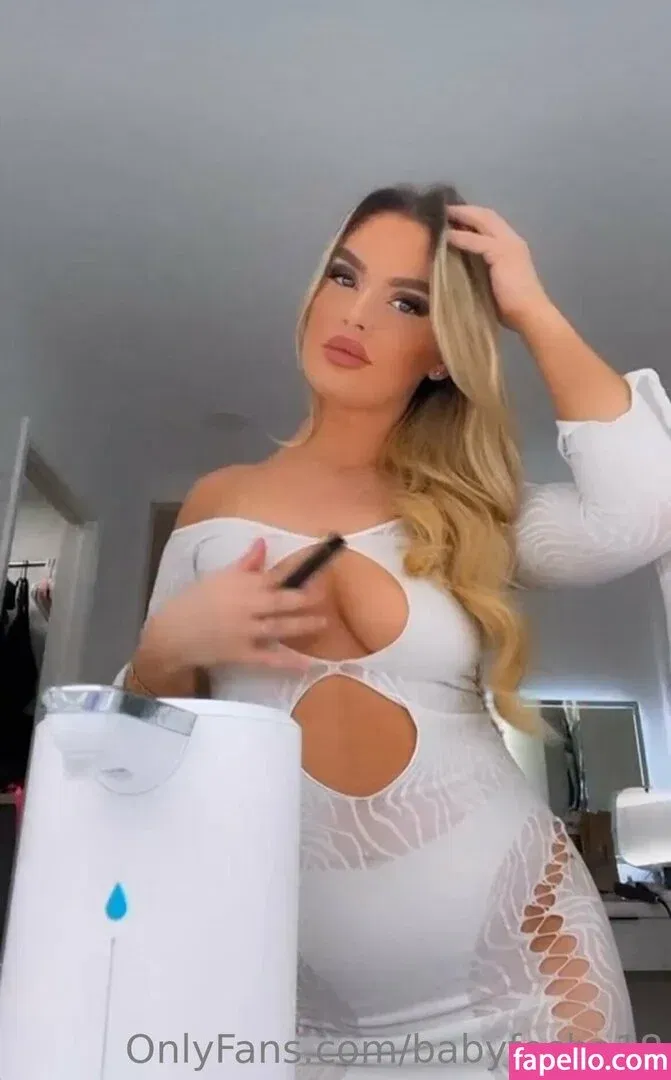 babyfosha18 Onlyfans Photo Gallery 