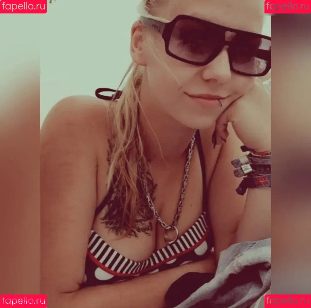 Eiskaltes Miststueck Onlyfans Photo Gallery 