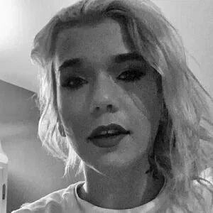 badfiishy Onlyfans Photo Gallery 