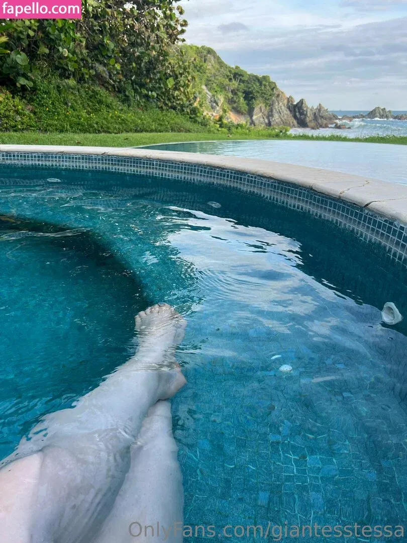 giantesstessa Onlyfans Photo Gallery 