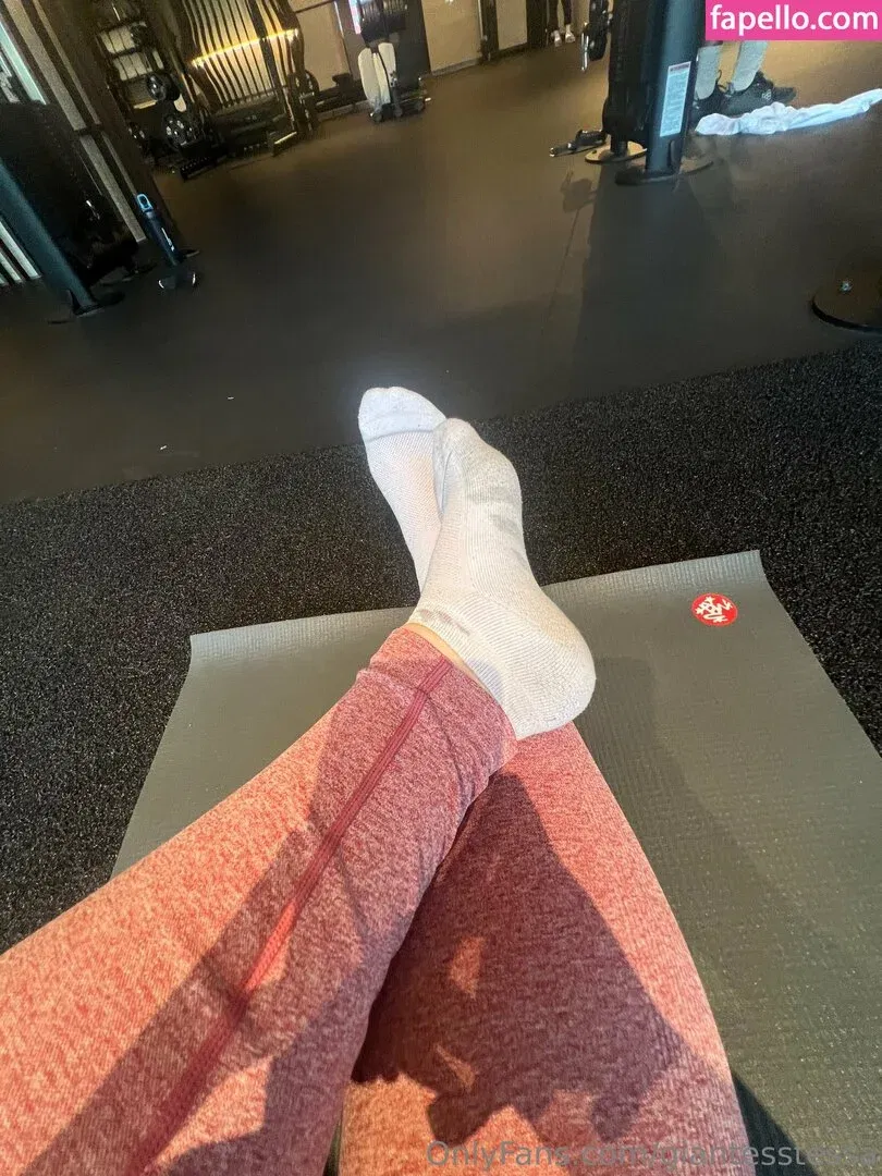 giantesstessa Onlyfans Photo Gallery 