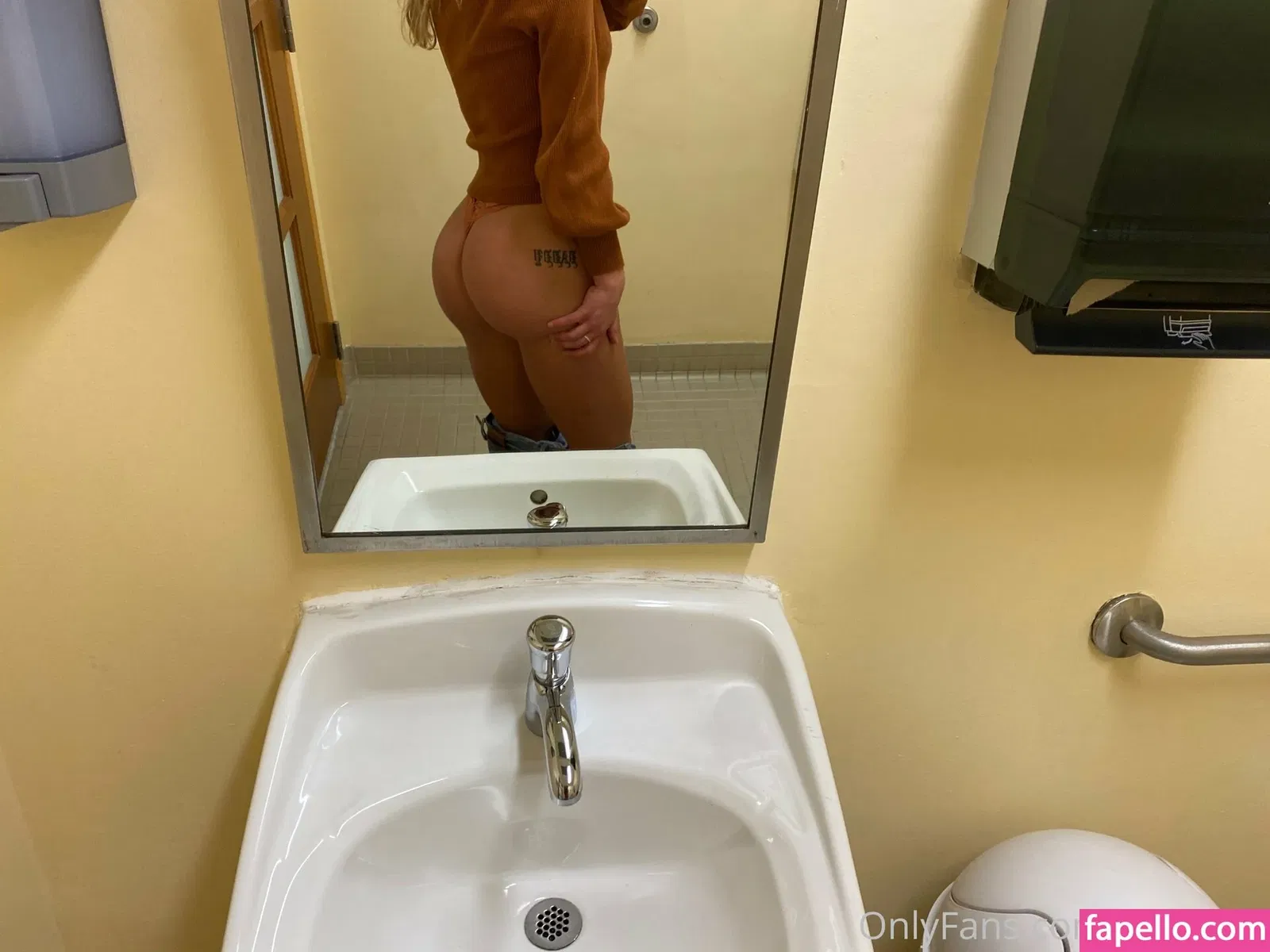 xogabby Onlyfans Photo Gallery 