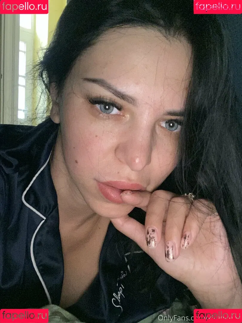 kiraqueen Onlyfans Photo Gallery 