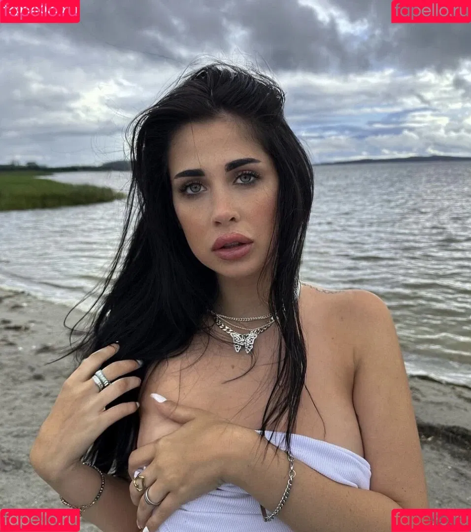 Kathiyessir Onlyfans Photo Gallery 