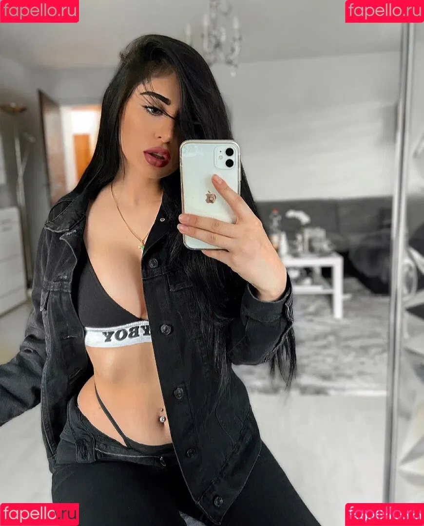 Kathiyessir Onlyfans Photo Gallery 