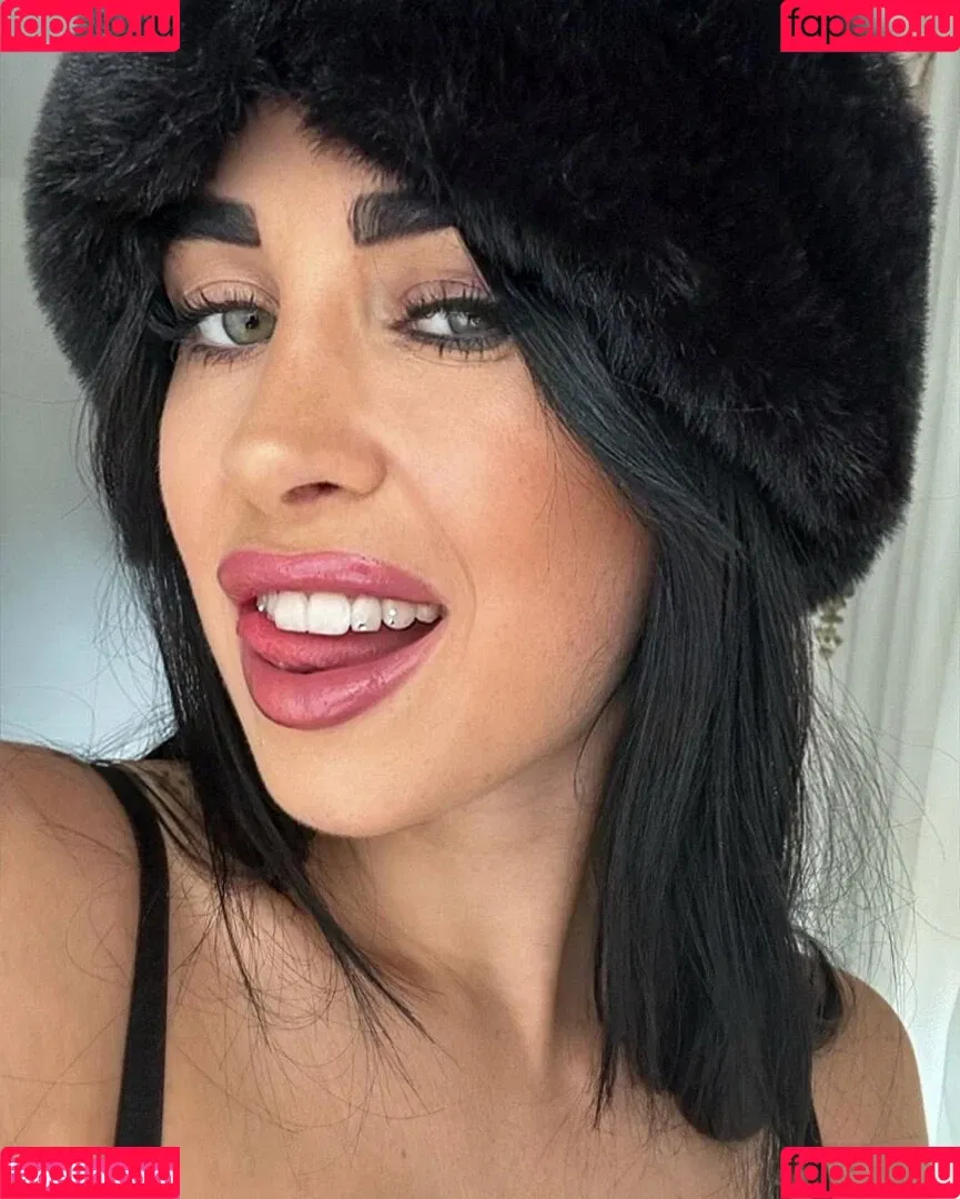 Kathiyessir Onlyfans Photo Gallery 
