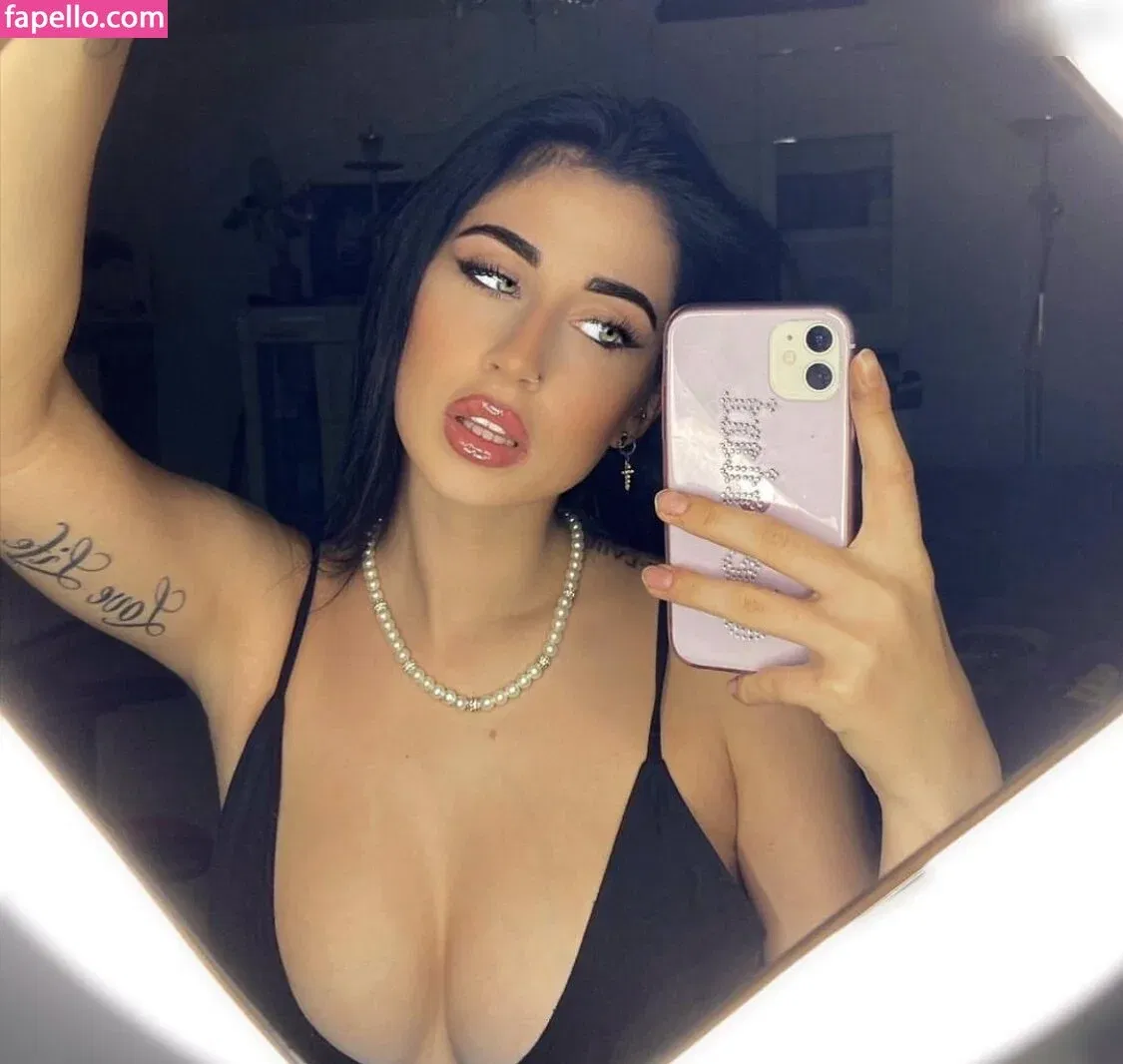 Kathiyessir Onlyfans Photo Gallery 