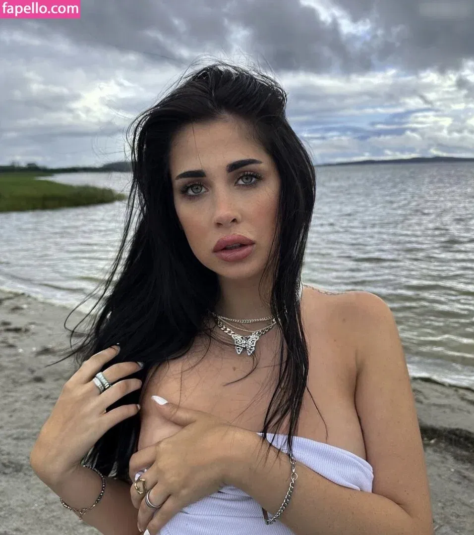 Kathiyessir Onlyfans Photo Gallery 