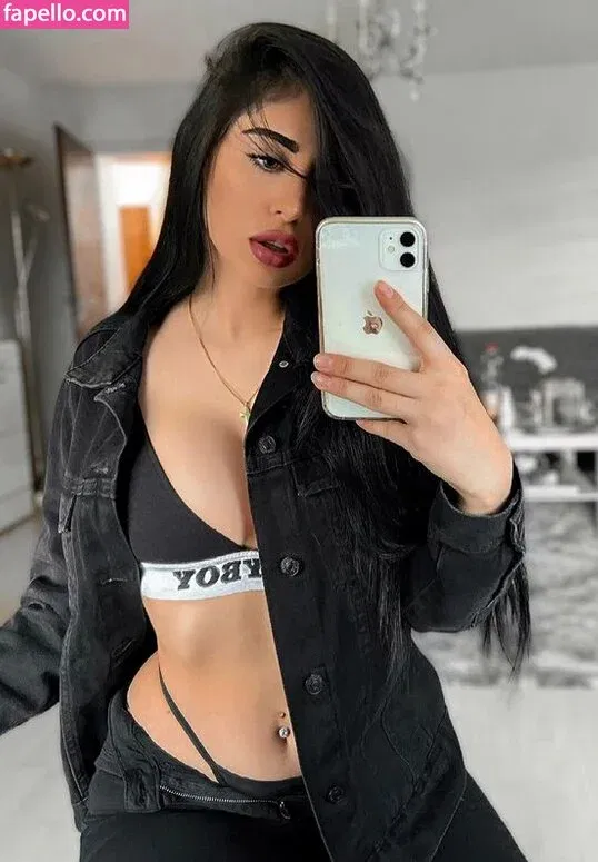 Kathiyessir Onlyfans Photo Gallery 