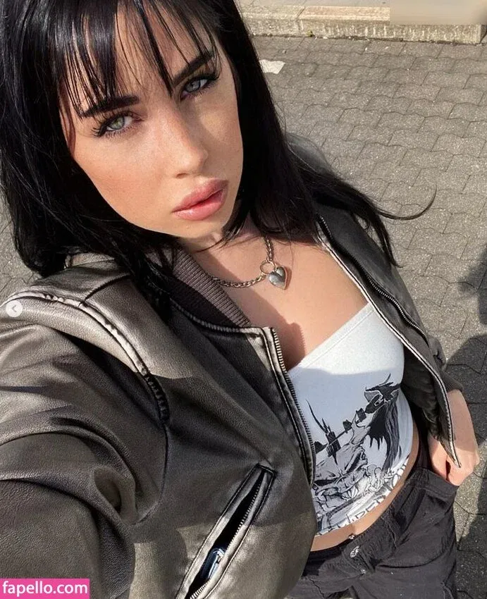 Kathiyessir Onlyfans Photo Gallery 