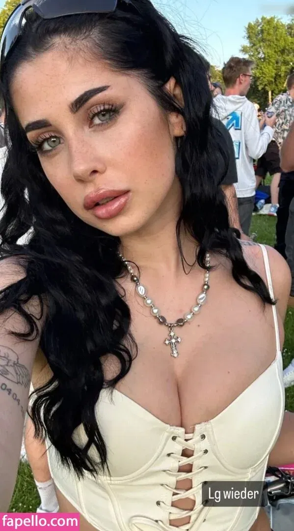 Kathiyessir Onlyfans Photo Gallery 